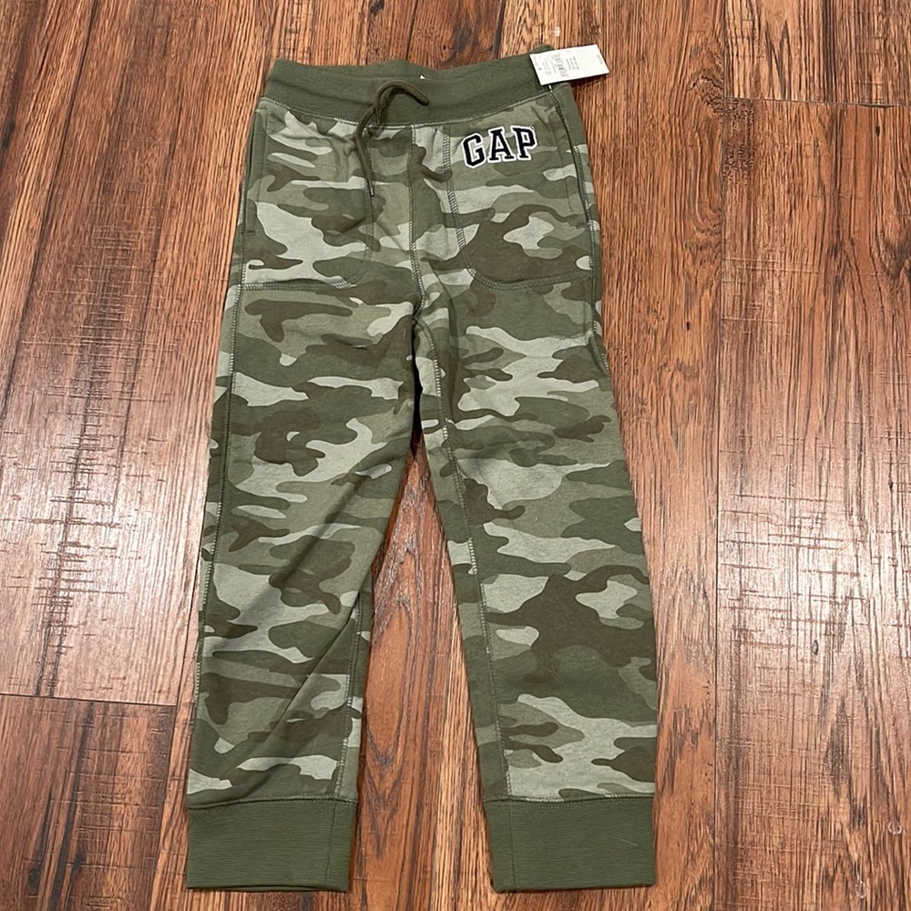Biys NWT size 5 Gap joggers